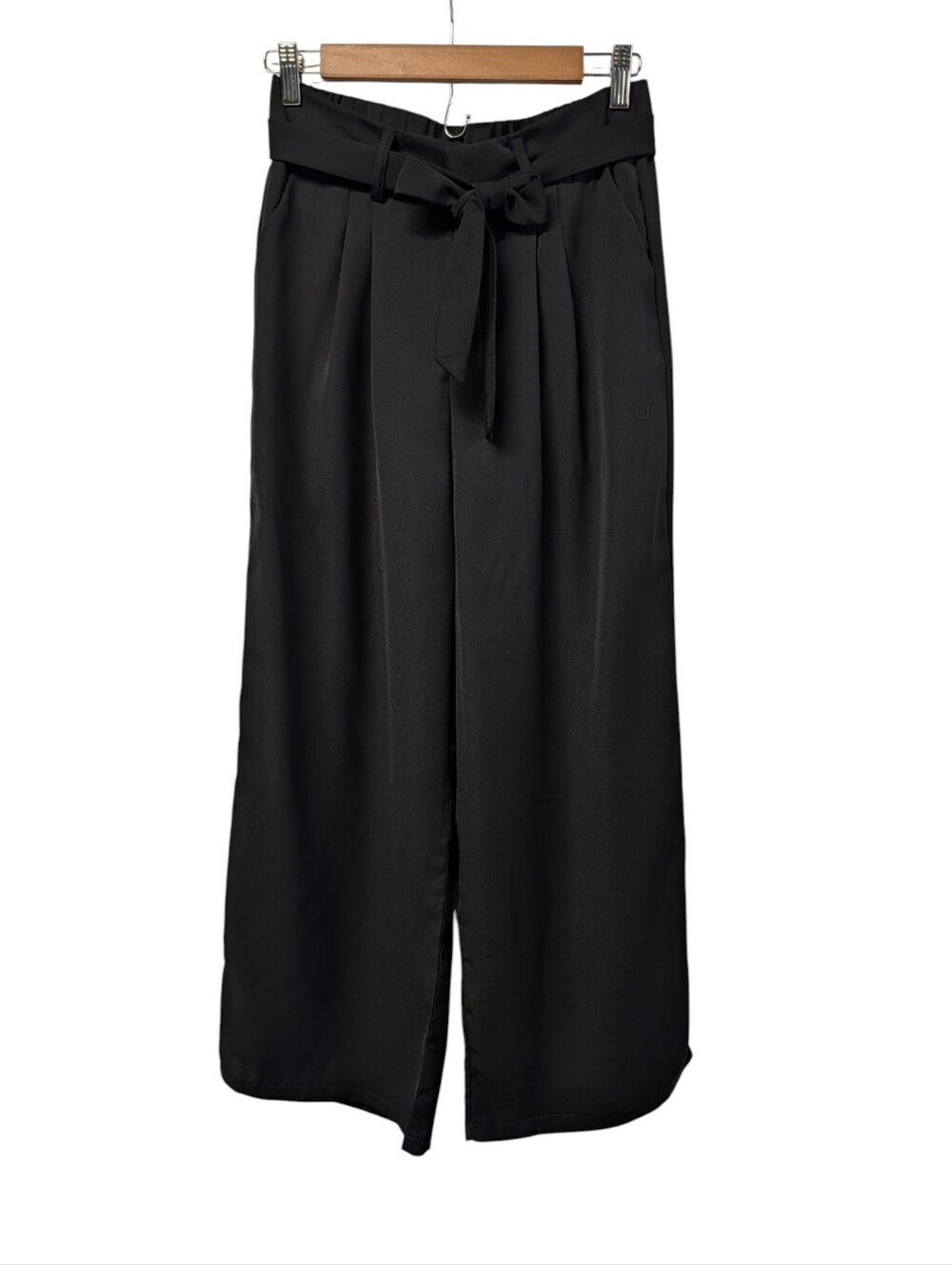 Women's Black Paperbag Waist Tie Belt Wide Leg Pants Size M Pleated NWOT